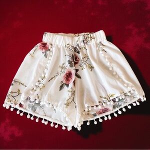 Floral Pompom Trimmed Shorts 🌹